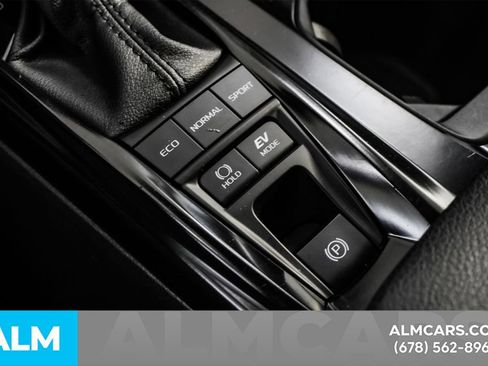 Used 2025 Toyota Camry LE image 38