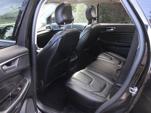 Used 2016 Ford Edge Titanium image 16