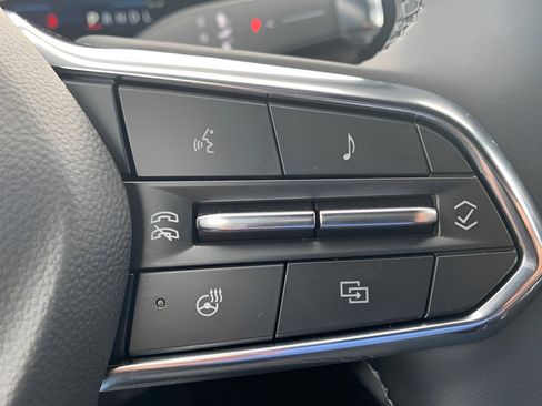 Used 2025 Chevrolet Equinox LT w/ Convenience Package II AWD/4WD image 11