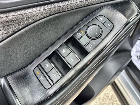 Used 2023 Nissan Rogue SV image 25