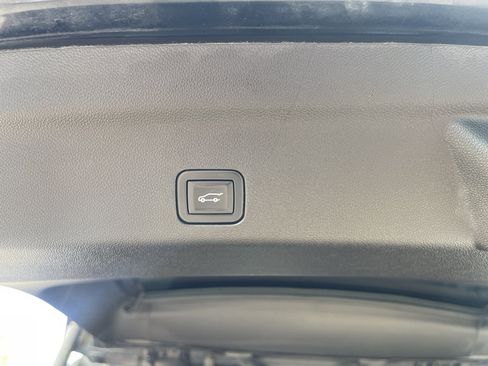 Used 2023 Chevrolet Tahoe Z71 image 24