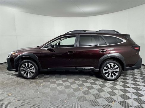 Used 2025 Subaru Outback Limited image 11