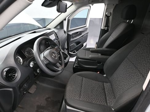 Used 2023 Mercedes-Benz Metris image 16