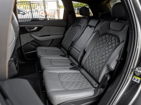 Used 2022 Audi SQ7 Premium Plus AWD/4WD image 35
