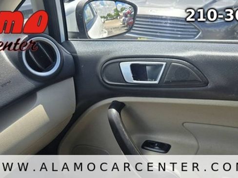 Used 2016 Ford Fiesta SE FWD image 39