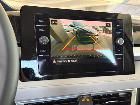 New 2026 Volkswagen Taos SE image 22