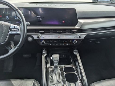 Used 2025 Kia Telluride S image 17