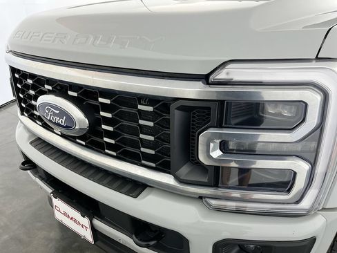 Used 2025 Ford F450 Platinum w/ FX4 Off-Road Package AWD/4WD image 43