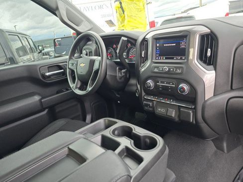 Used 2023 Chevrolet Silverado 1500 Custom image 10