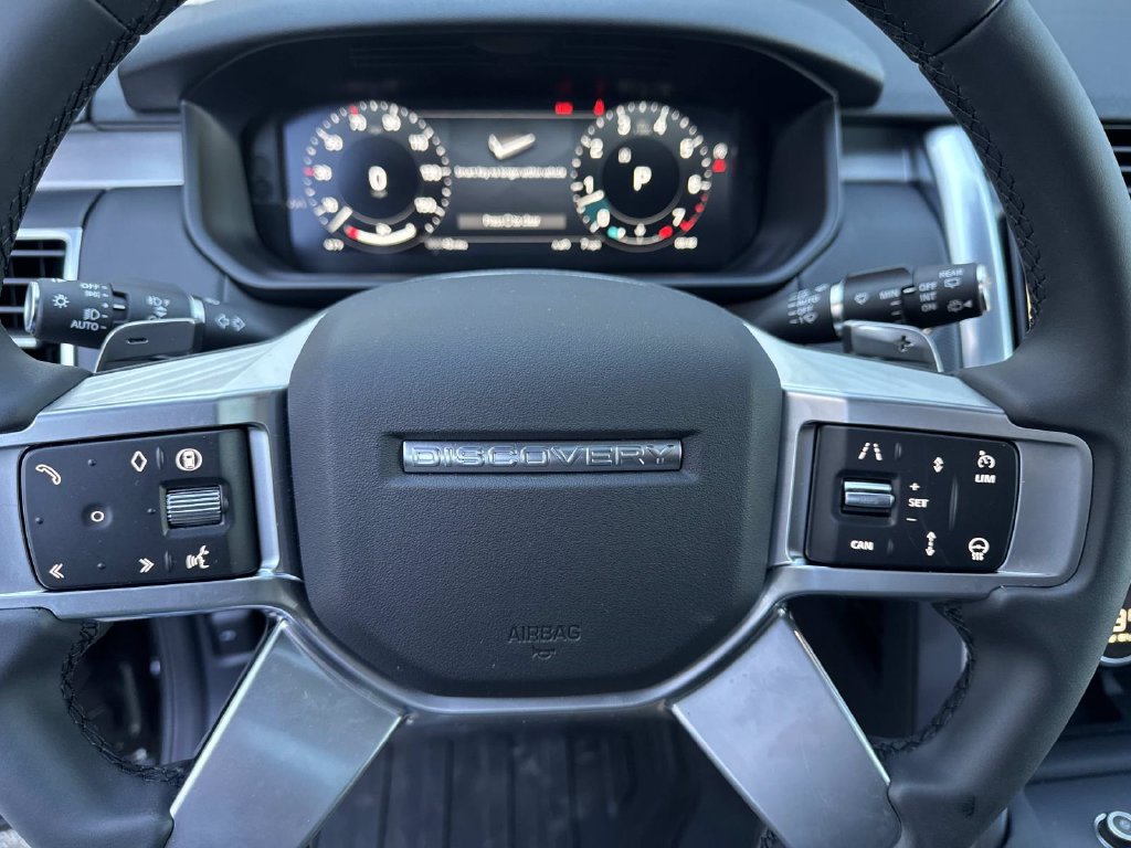 New 2026 Land Rover Discovery Limited Edition AWD/4WD image 28