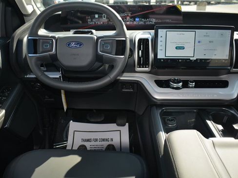 New 2026 Ford Expedition Active image 6