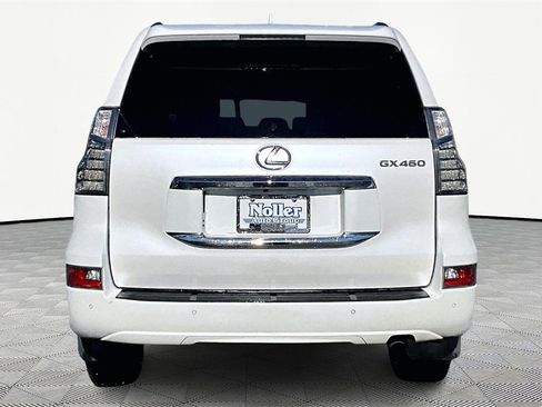 Used 2017 Lexus GX 460 Premium image 4