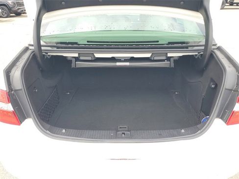 Used 2013 Mercedes-Benz E 350 4MATIC Sedan image 9