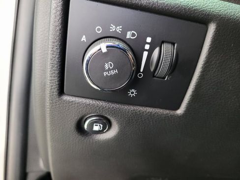 Used 2018 Jeep Grand Cherokee Limited image 44