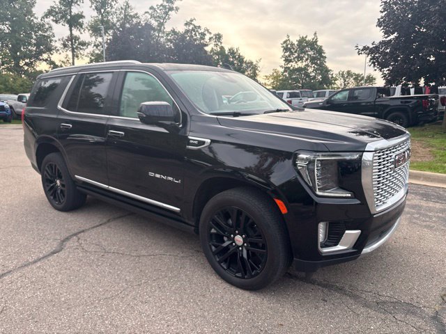 Used 2023 GMC Yukon Denali AWD/4WD image 3