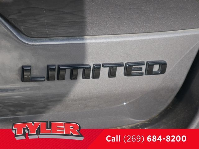 Certified 2024 Jeep Grand Cherokee Limited w/ Black Appearance Package AWD/4WD image 14