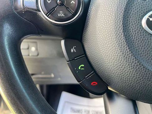 Used 2018 Kia Soul + FWD image 25