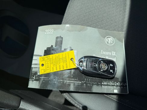 Used 2022 Buick Encore GX Select FWD image 38