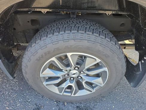 Used 2023 Chevrolet Silverado 1500 RST w/ Z71 Off-Road Package AWD/4WD image 16