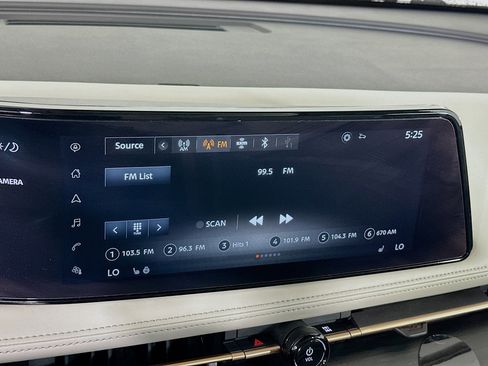 Used 2023 Nissan Ariya FWD image 19