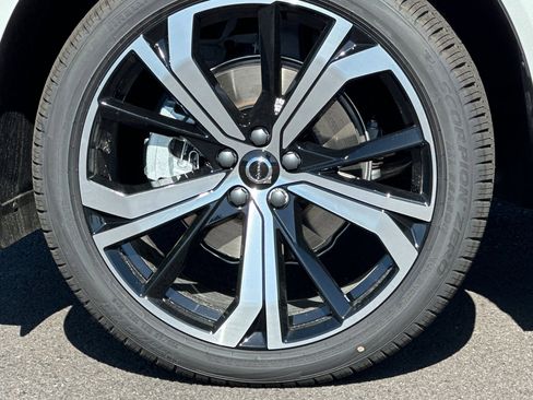 Used 2025 Volvo XC60 B5 Ultra w/ Protection Package Premier image 24
