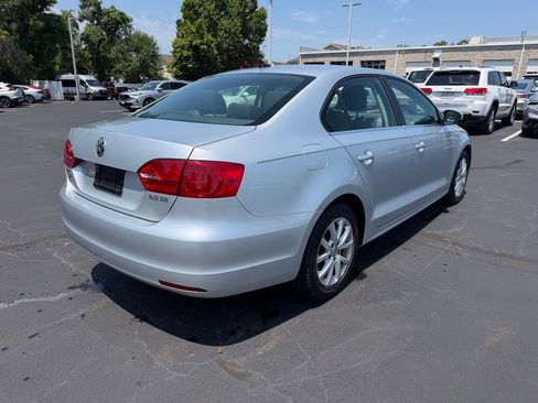 Used 2013 Volkswagen Jetta SE FWD image 7