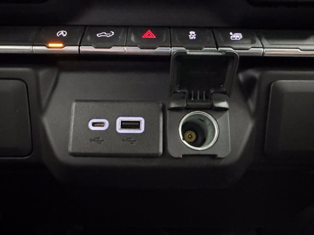 Used 2022 Chevrolet Silverado 1500 RST w/ Bed Protection Package AWD/4WD image 21