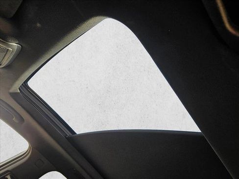 Used 2023 Cadillac XT6 Sport w/ Technology Package image 16