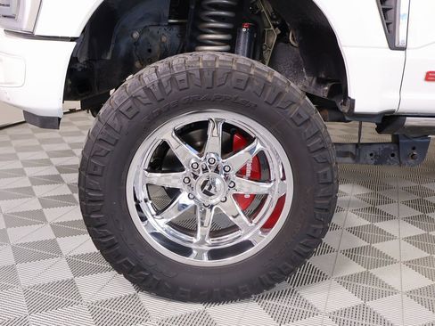 Used 2024 Ford F350 Platinum w/ FX4 Off-Road Package image 18