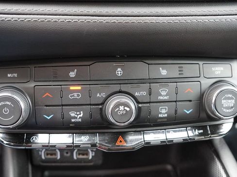 Certified 2022 Dodge Durango GT image 32