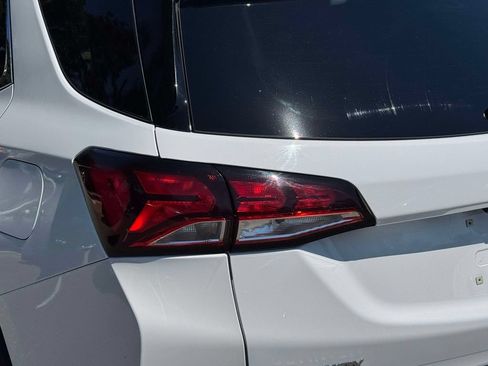 Used 2023 Chevrolet Equinox LT AWD/4WD image 10