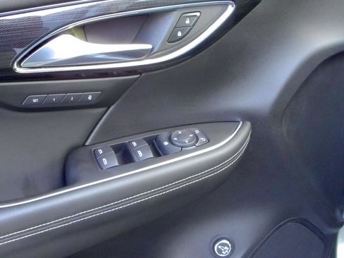 Used 2023 Buick Envision Essence w/ Sport Touring Package image 12