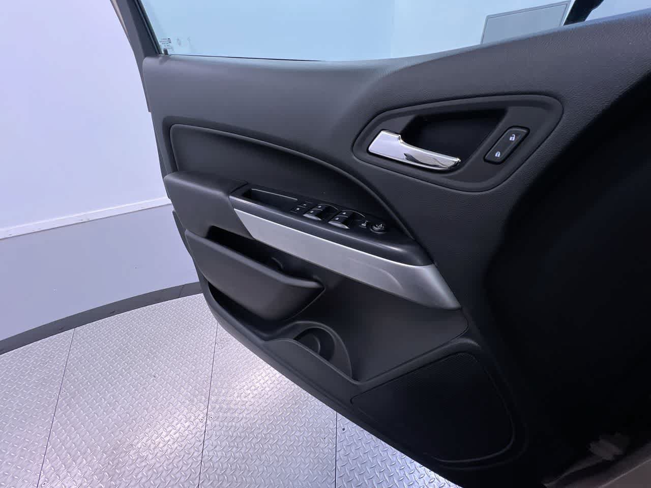 Used 2022 Chevrolet Colorado ZR2 w/ ZR2 Dusk Special Edition AWD/4WD image 32