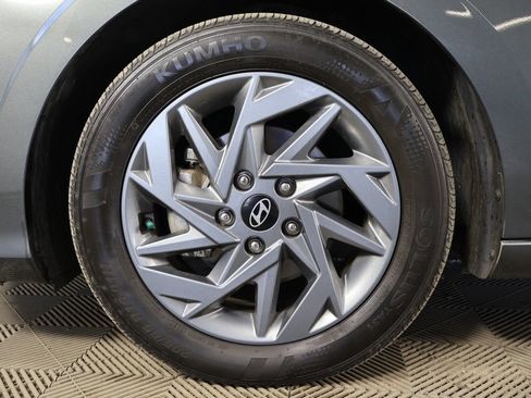 Used 2024 Hyundai Elantra SEL FWD image 16