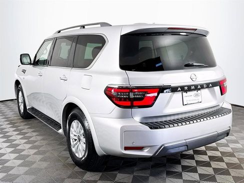 Used 2021 Nissan Armada SV image 5