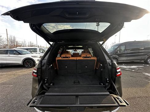 Used 2024 BMW X7 xDrive40i image 44