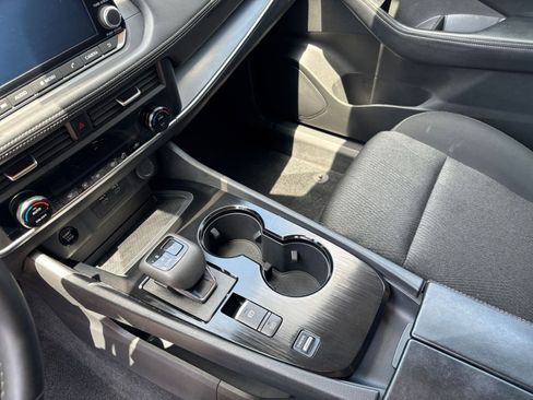 Used 2025 Nissan Rogue SV FWD image 43