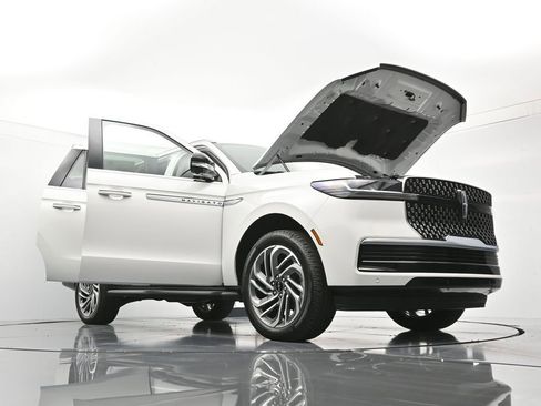 New 2026 Lincoln Navigator L Premier AWD/4WD image 51