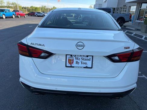 Used 2024 Nissan Altima 2.5 SR FWD image 4