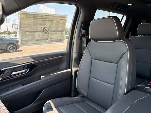 New 2025 Chevrolet Suburban Premier w/ Sun And Tow Package RWD image 39