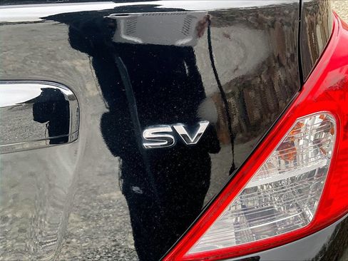 Used 2019 Nissan Versa SV image 8