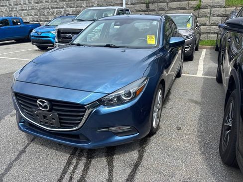 Used 2017 MAZDA MAZDA3 Touring FWD image 3