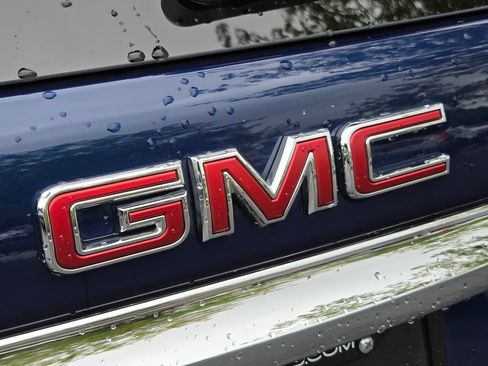 Used 2023 GMC Terrain SLE w/ Driver Convenience Package AWD/4WD image 16