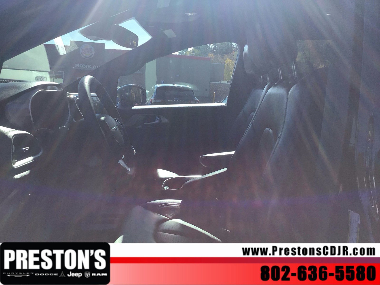 Used 2025 Chrysler Pacifica Select FWD image 11