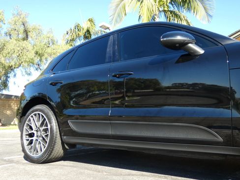 Used 2018 Porsche Macan Sport Edition image 6
