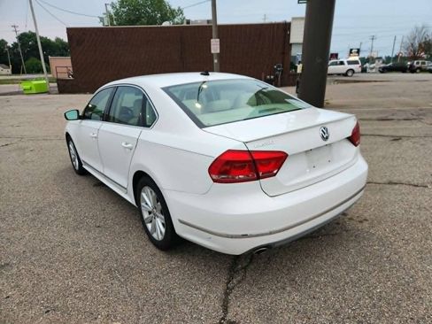 Used 2013 Volkswagen Passat 2.5 SEL Premium FWD image 6