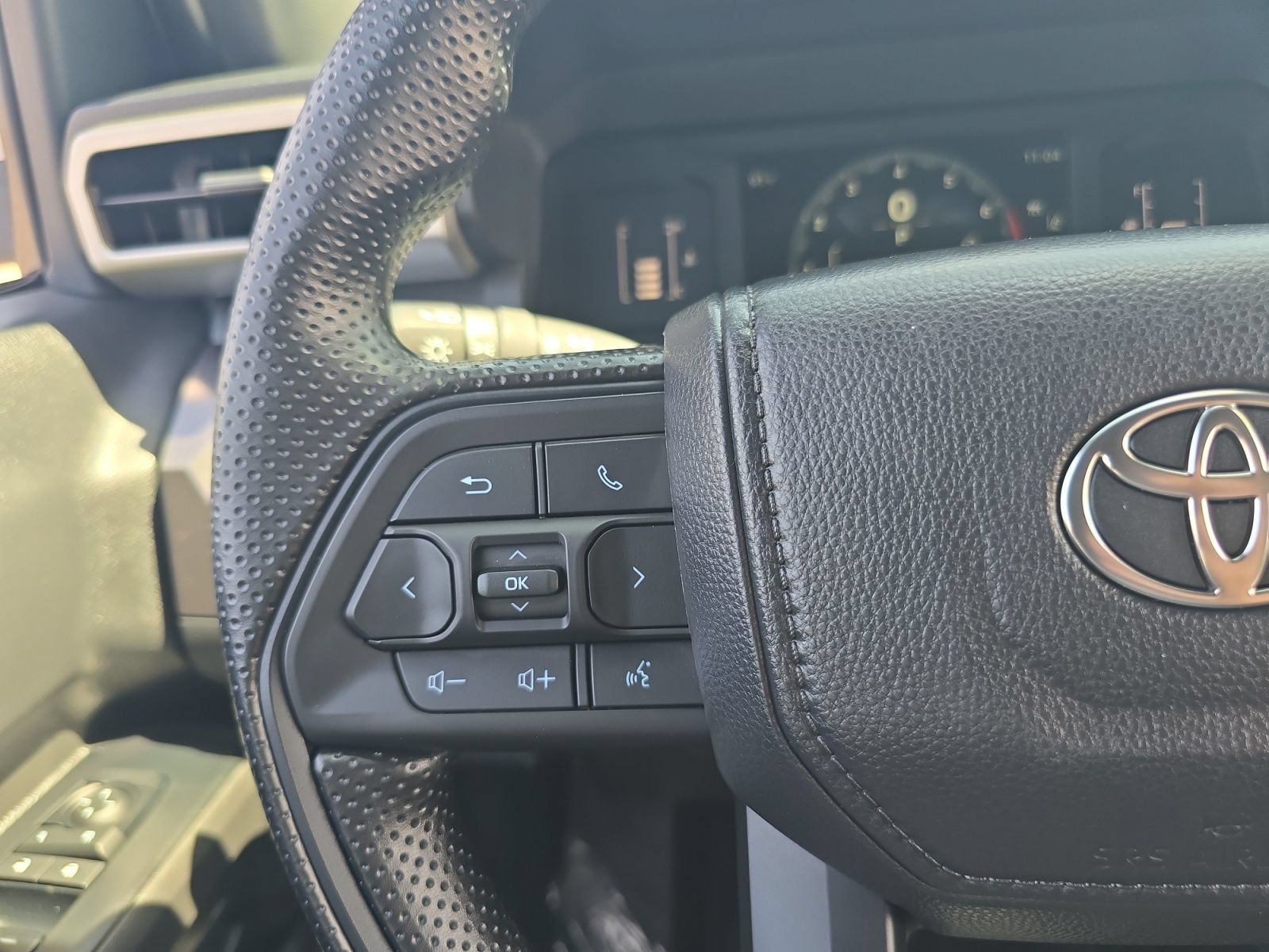 Certified 2026 Toyota Tacoma SR5 AWD/4WD image 21