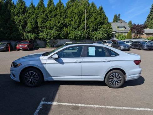 Used 2019 Volkswagen Jetta SEL FWD image 2