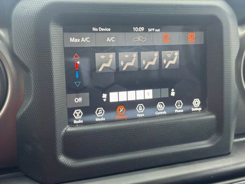 Used 2023 Jeep Gladiator Sport image 34