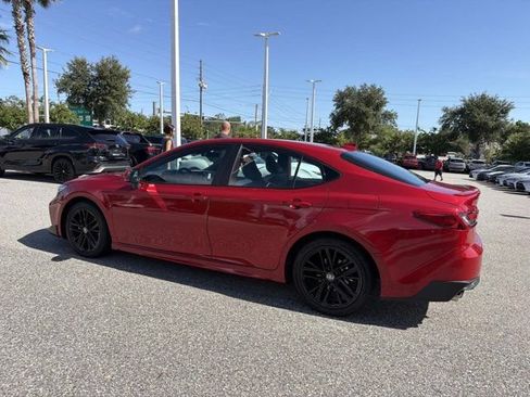 Certified 2025 Toyota Camry SE FWD image 4